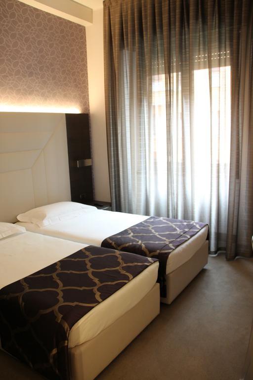 Quarto Superior com Cama de Casal ou 2 de Solteiro